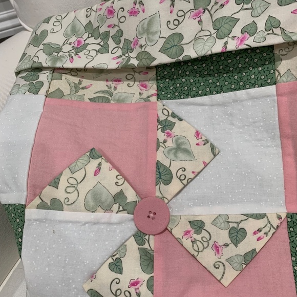 Hand sewn, quilted tote - Picture 2 of 4